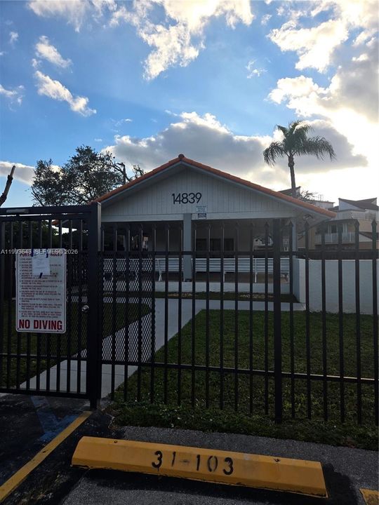 В аренду: $2,050 (2 спален, 2 ванн, 950 Квадратных фут)