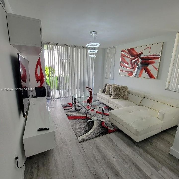 En Venta: $310,000 (1 camas, 1 baños, 743 Pies cuadrados)