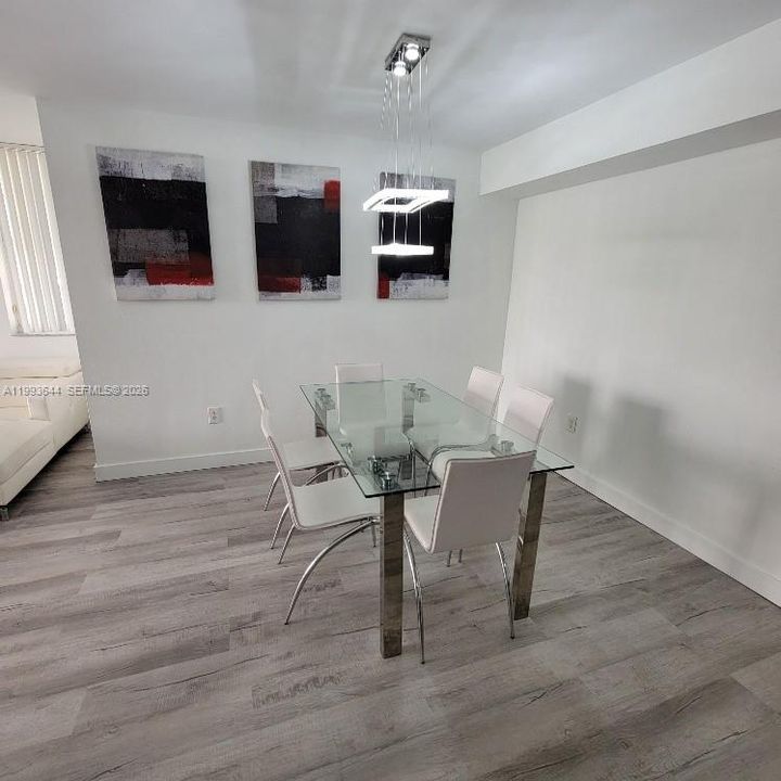 En Venta: $310,000 (1 camas, 1 baños, 743 Pies cuadrados)