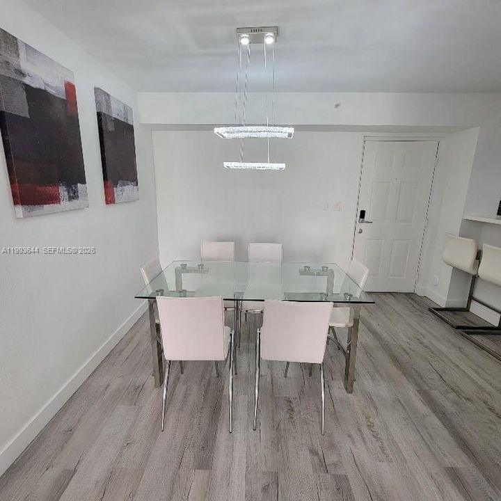 En Venta: $310,000 (1 camas, 1 baños, 743 Pies cuadrados)