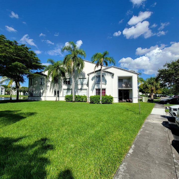 En Venta: $310,000 (1 camas, 1 baños, 743 Pies cuadrados)