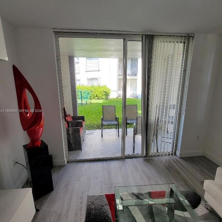 En Venta: $310,000 (1 camas, 1 baños, 743 Pies cuadrados)