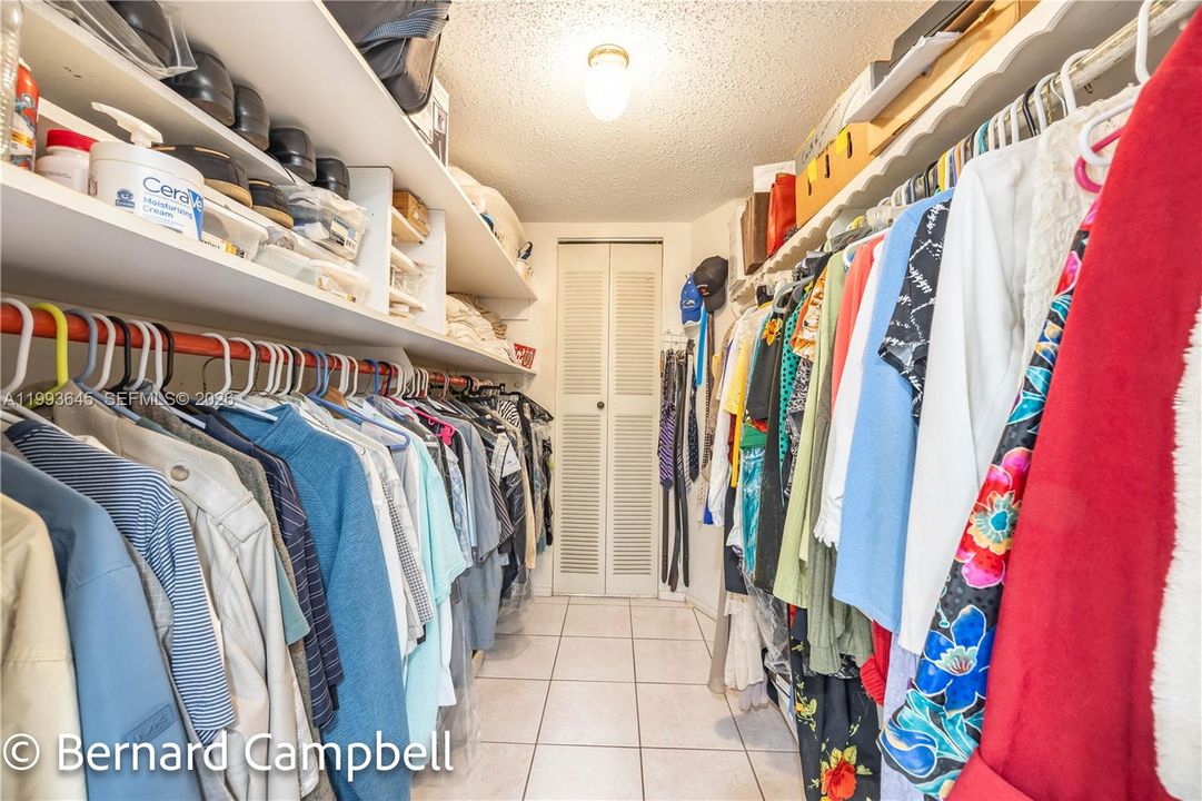 На продажу: $158,000 (2 спален, 2 ванн, 1102 Квадратных фут)