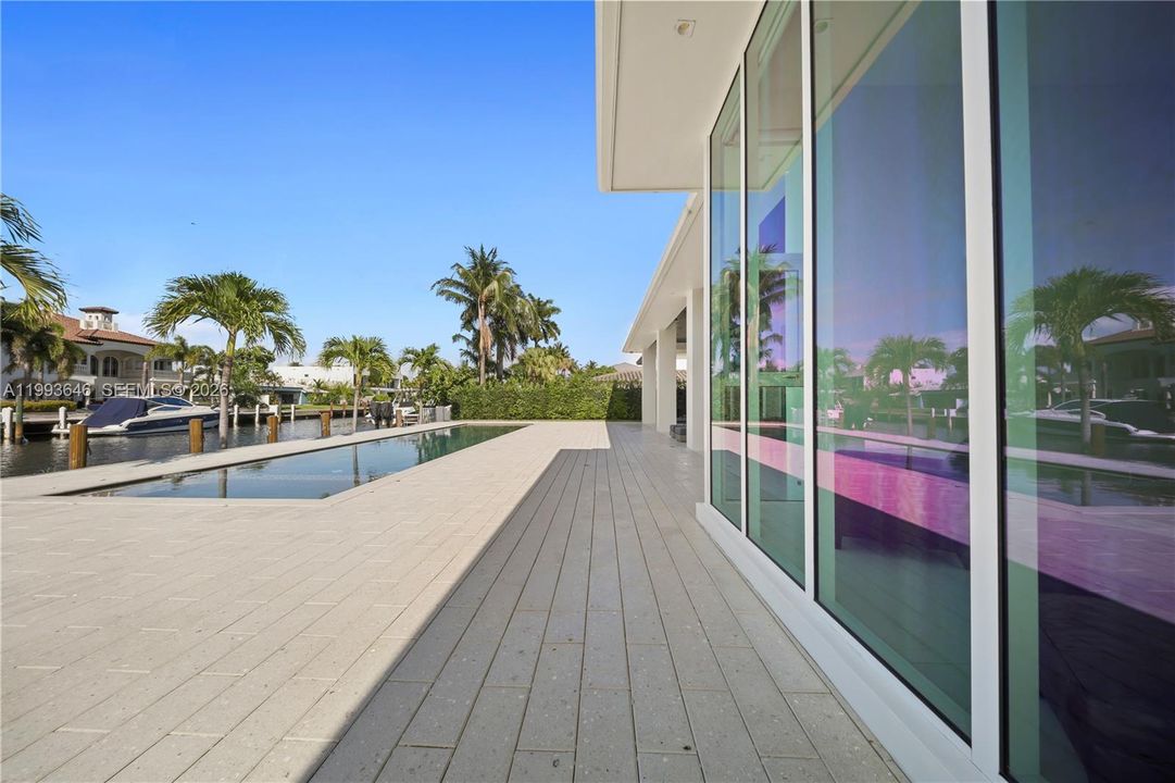 For Sale: $5,450,000 (3 beds, 3 baths, 2690 Square Feet)