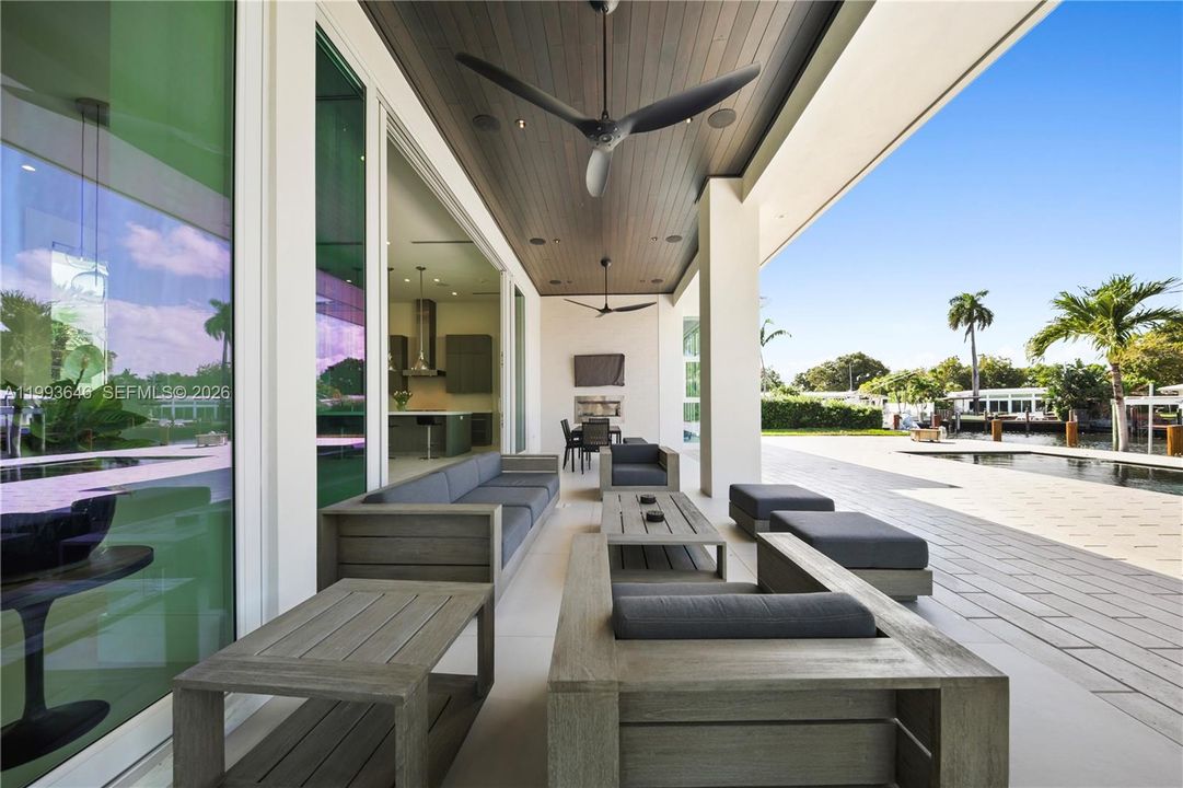 For Sale: $5,450,000 (3 beds, 3 baths, 2690 Square Feet)