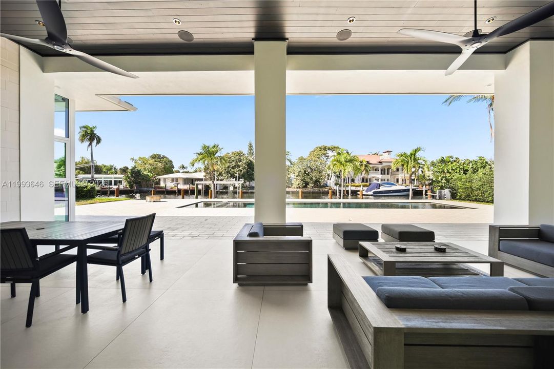 For Sale: $5,450,000 (3 beds, 3 baths, 2690 Square Feet)