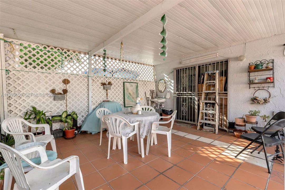 En Venta: $339,000 (3 camas, 2 baños, 1080 Pies cuadrados)