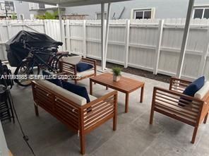 В аренду: $2,550 (2 спален, 2 ванн, 780 Квадратных фут)