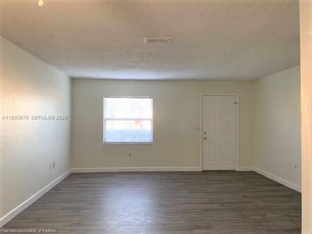 For Rent: $1,200 (2 beds, 1 baths, 810 Square Feet)