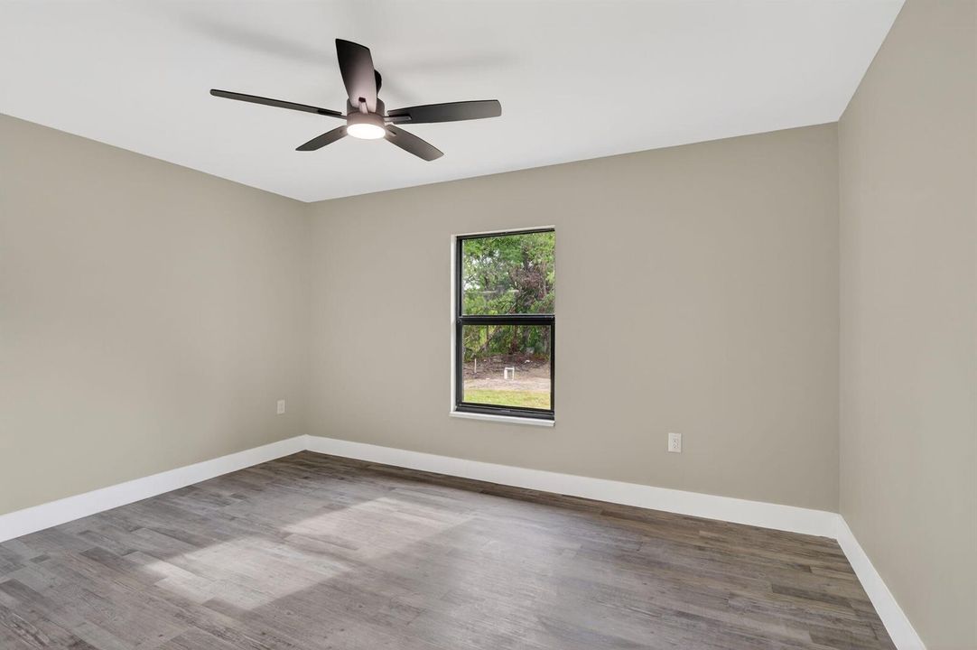 44-web-or-mls-P1171158