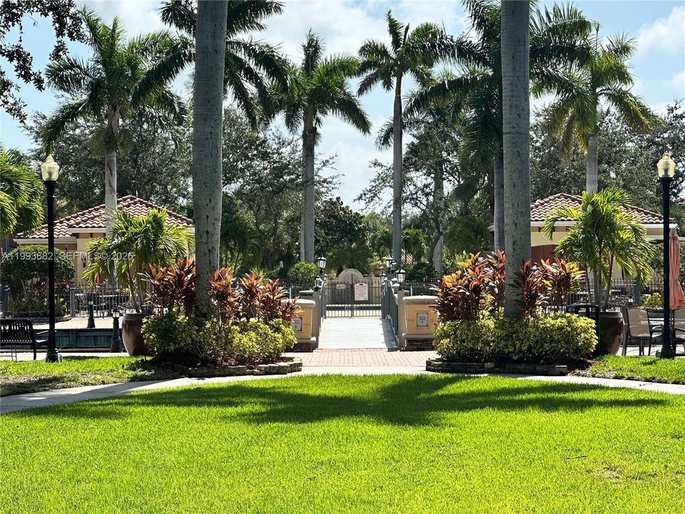 For Rent: $2,300 (3 beds, 2 baths, 1537 Square Feet)