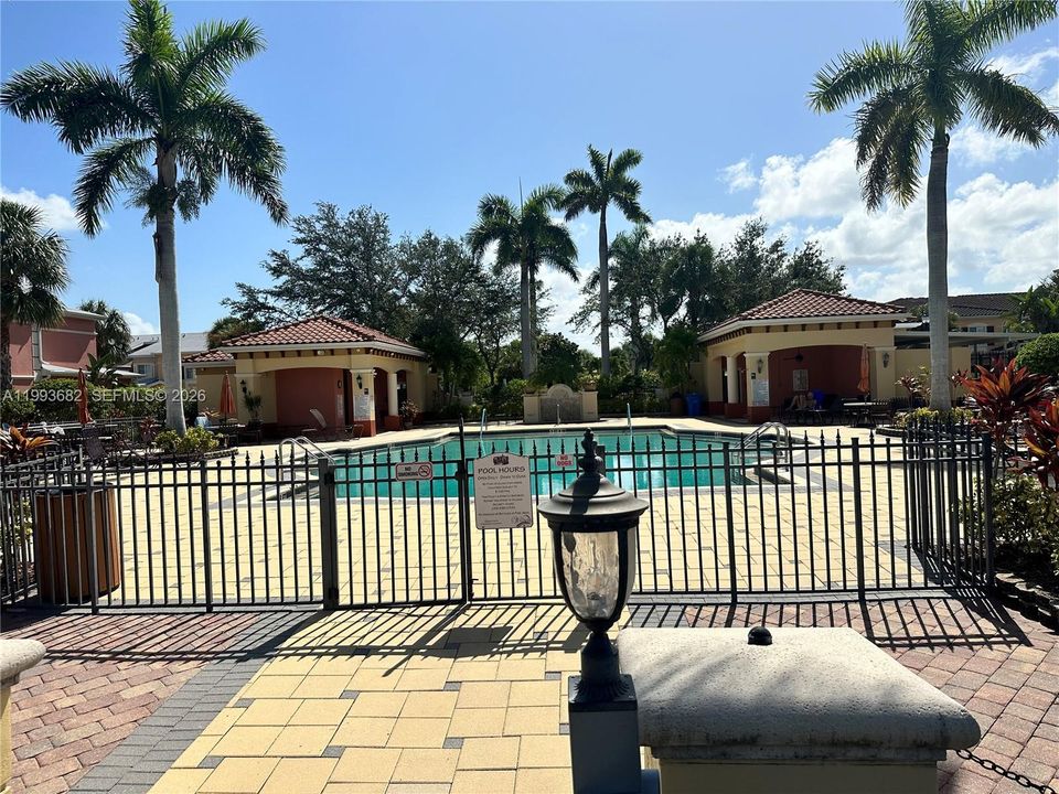 For Rent: $2,300 (3 beds, 2 baths, 1537 Square Feet)