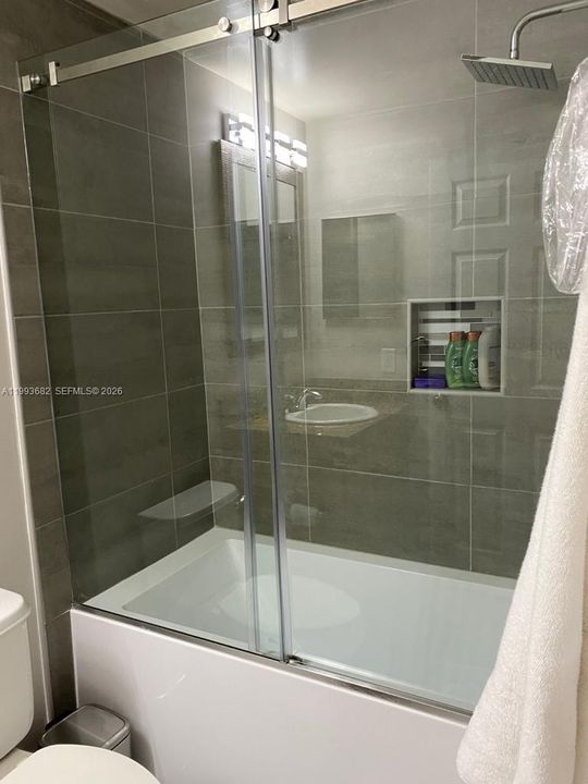 For Rent: $2,300 (3 beds, 2 baths, 1537 Square Feet)