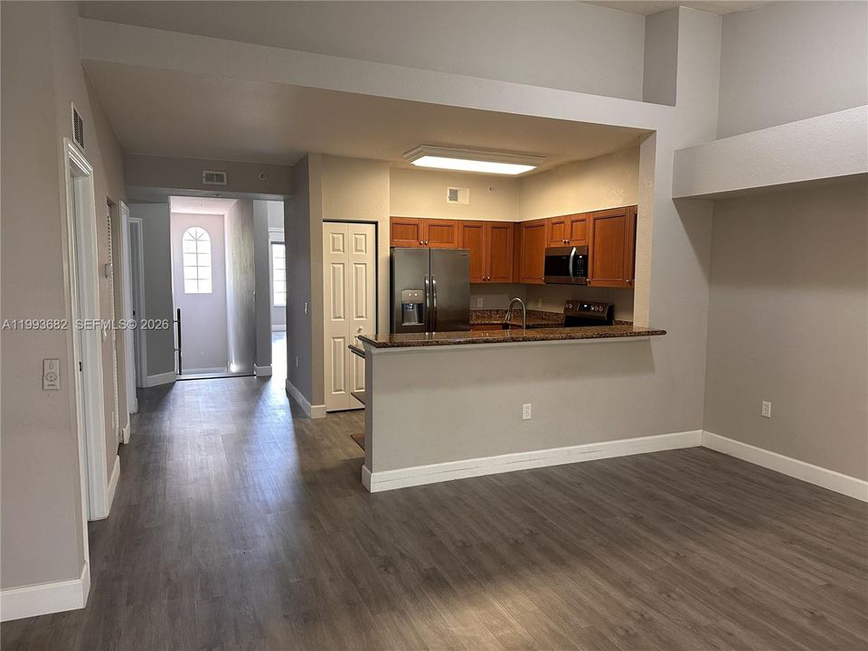 For Rent: $2,300 (3 beds, 2 baths, 1537 Square Feet)