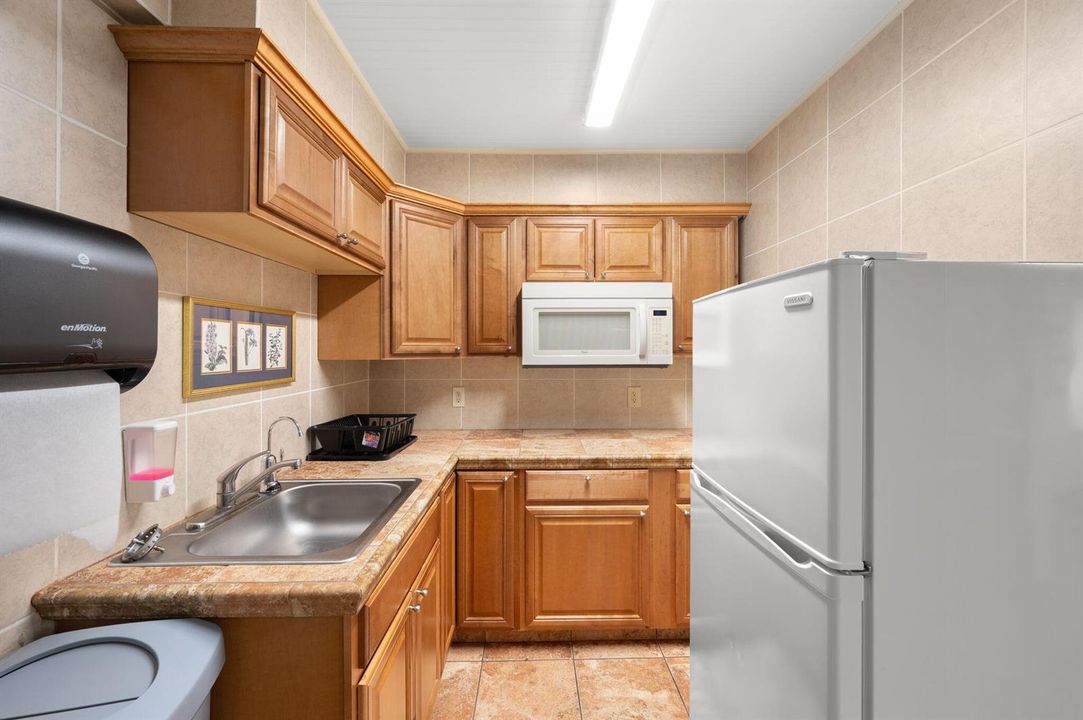 26-web-or-mls-500 S US Hwy 1 - 26
