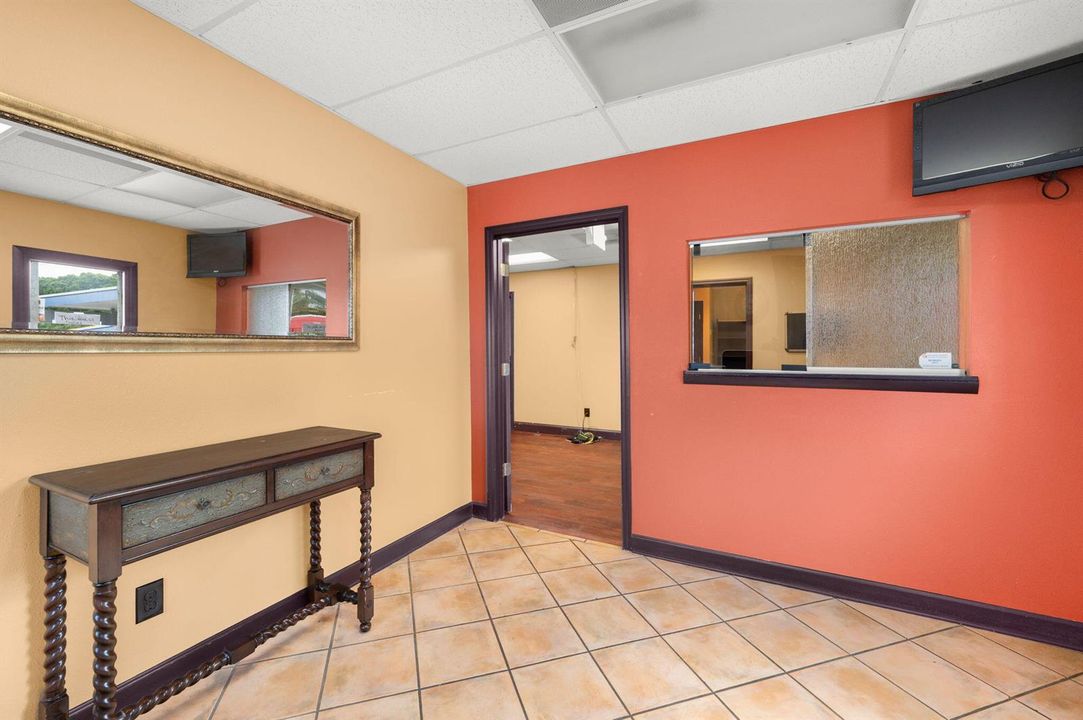 10-web-or-mls-500 S US Hwy 1 - 10