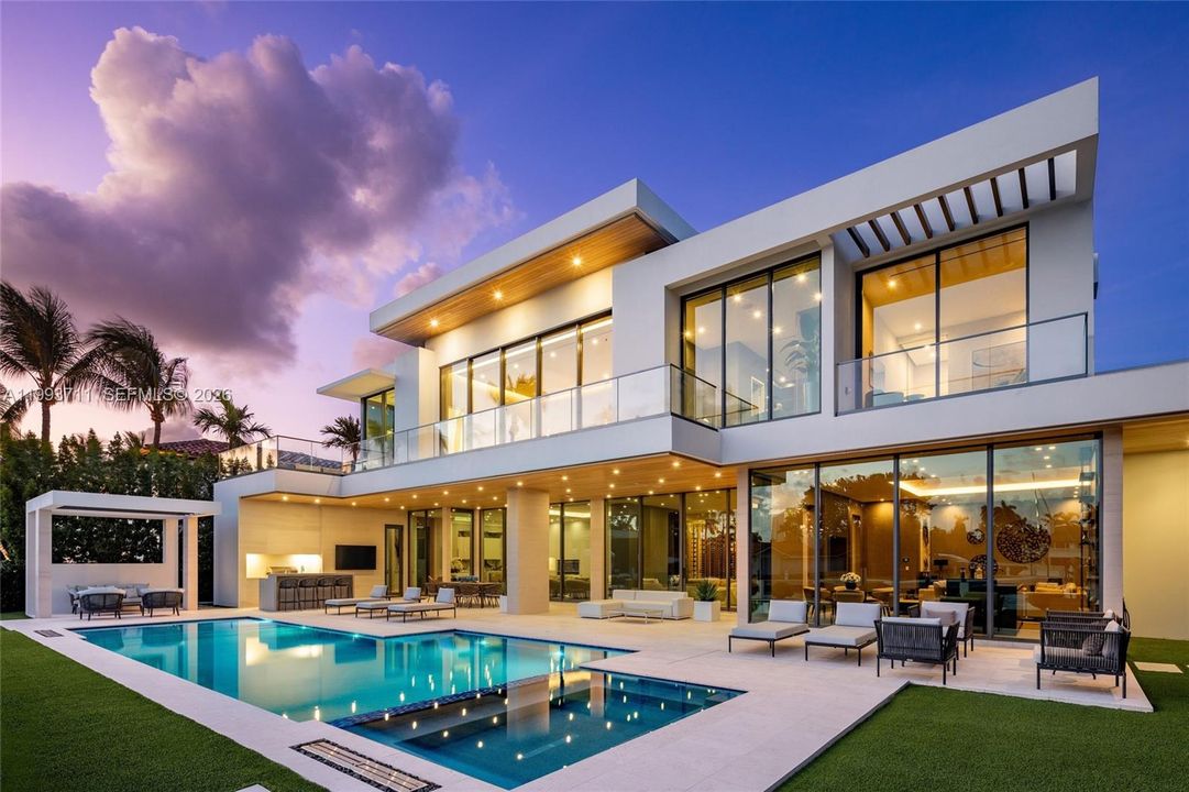 На продажу: $29,995,000 (6 спален, 7 ванн, 8725 Квадратных фут)