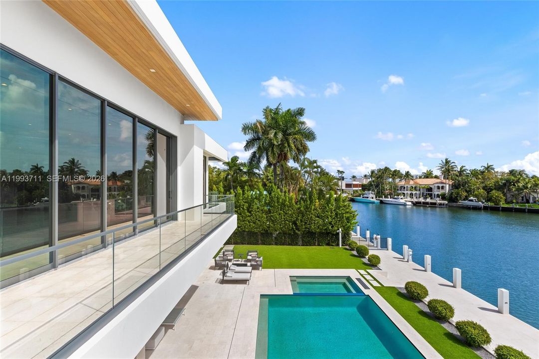 На продажу: $29,995,000 (6 спален, 7 ванн, 8725 Квадратных фут)