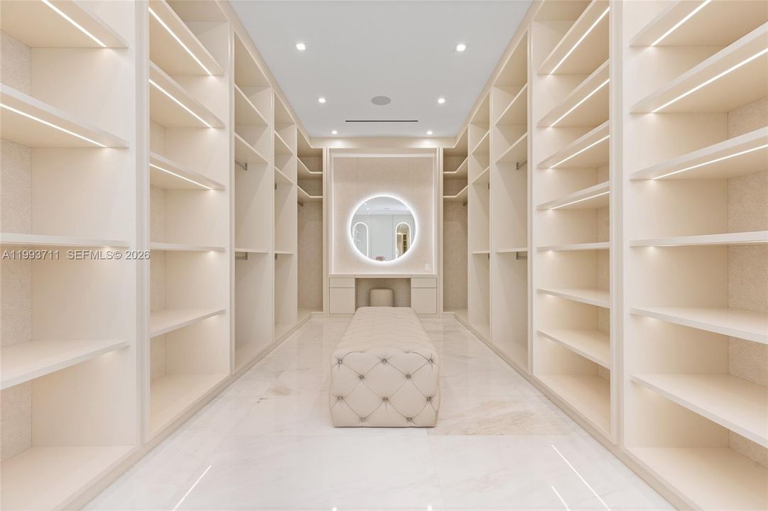 На продажу: $29,995,000 (6 спален, 7 ванн, 8725 Квадратных фут)