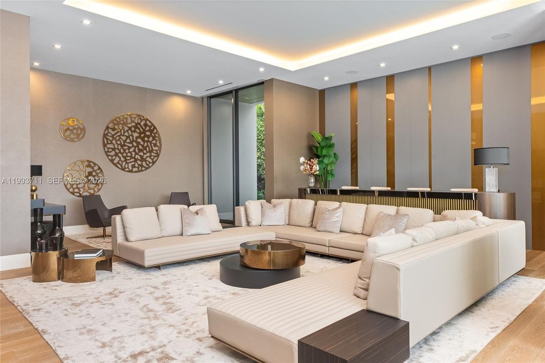 На продажу: $29,995,000 (6 спален, 7 ванн, 8725 Квадратных фут)