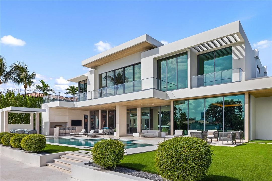 На продажу: $29,995,000 (6 спален, 7 ванн, 8725 Квадратных фут)