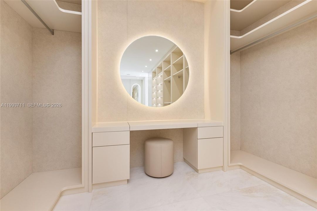 На продажу: $29,995,000 (6 спален, 7 ванн, 8725 Квадратных фут)
