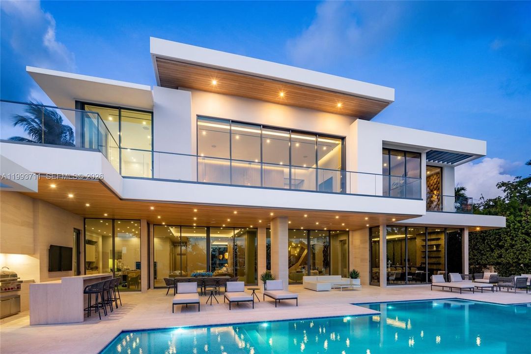 На продажу: $29,995,000 (6 спален, 7 ванн, 8725 Квадратных фут)