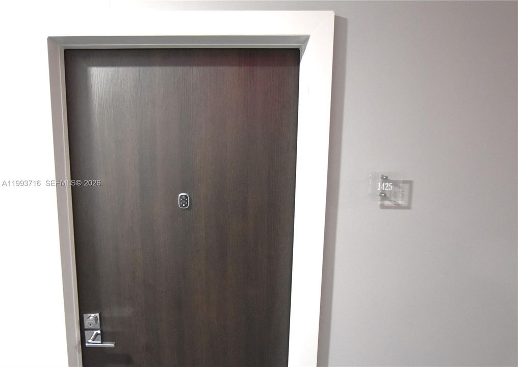 Activo con contrato: $182,490 (1 camas, 1 baños, 913 Pies cuadrados)