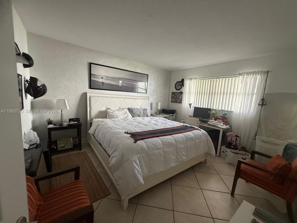 Activo con contrato: $337,000 (3 camas, 2 baños, 1054 Pies cuadrados)