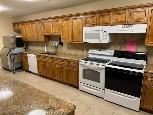 ORIOLE GARDENS TWO KITCHEN