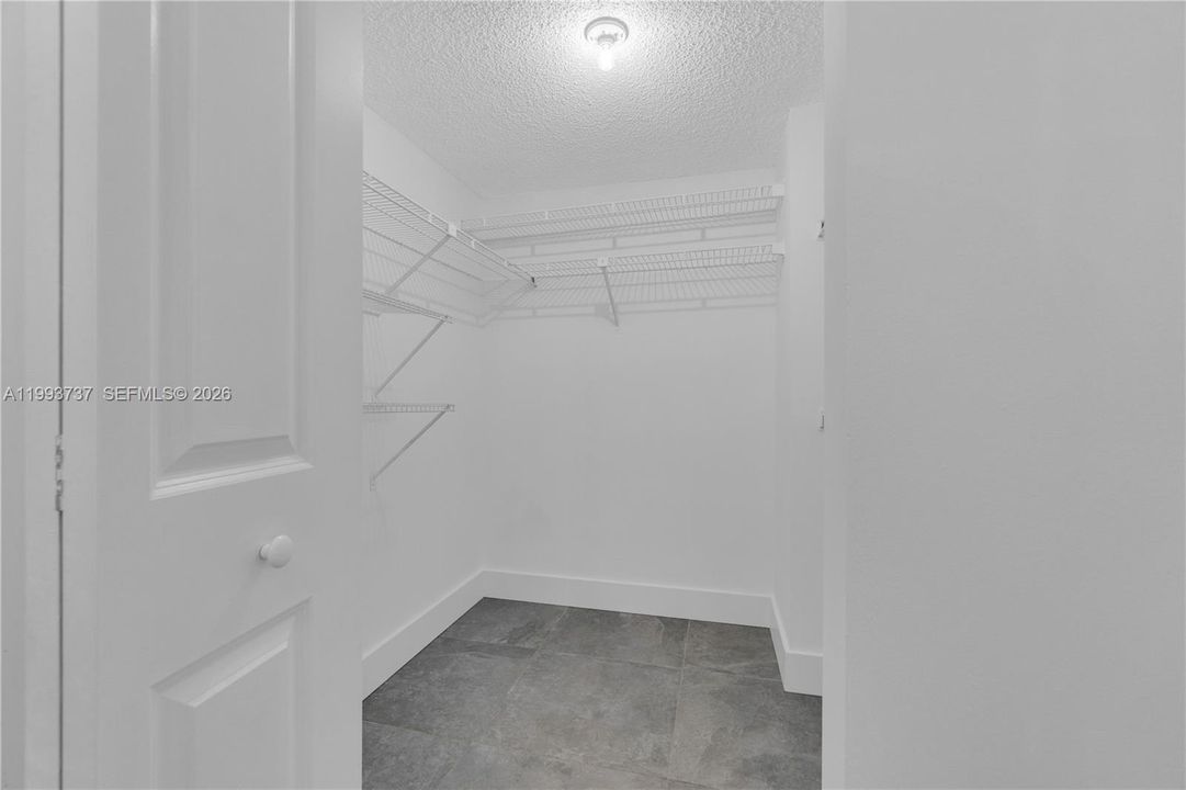 На продажу: $360,000 (2 спален, 2 ванн, 1520 Квадратных фут)