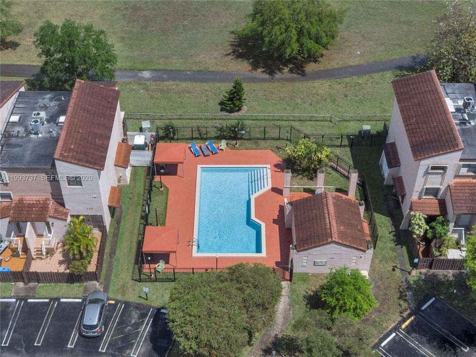 На продажу: $360,000 (2 спален, 2 ванн, 1520 Квадратных фут)