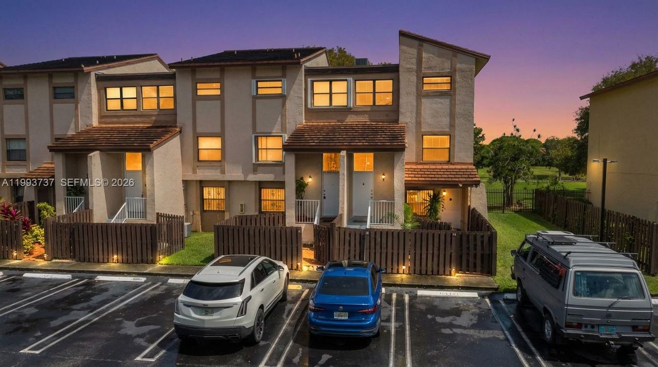 На продажу: $360,000 (2 спален, 2 ванн, 1520 Квадратных фут)