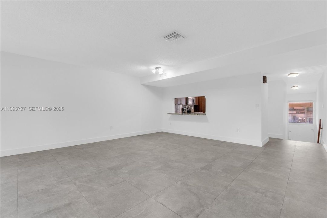 На продажу: $360,000 (2 спален, 2 ванн, 1520 Квадратных фут)