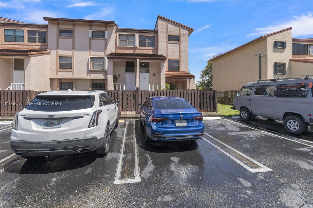 На продажу: $360,000 (2 спален, 2 ванн, 1520 Квадратных фут)