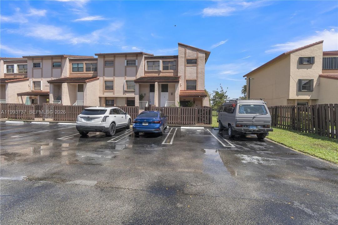 На продажу: $360,000 (2 спален, 2 ванн, 1520 Квадратных фут)