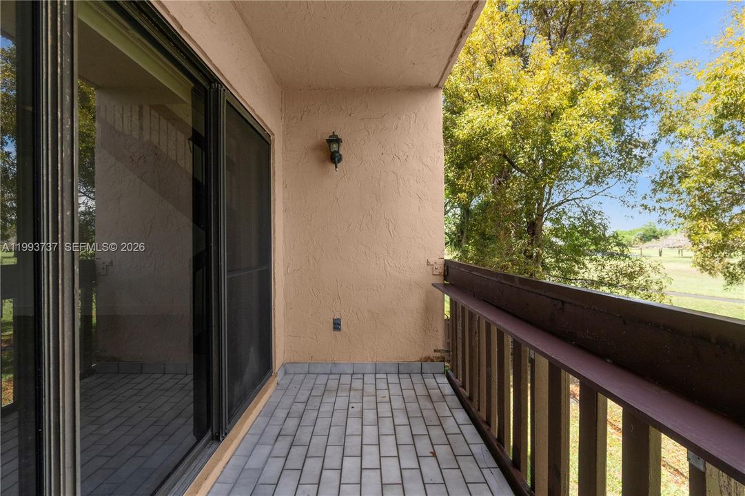 На продажу: $360,000 (2 спален, 2 ванн, 1520 Квадратных фут)