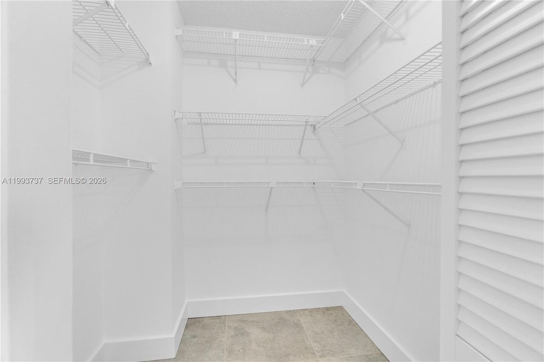 На продажу: $360,000 (2 спален, 2 ванн, 1520 Квадратных фут)