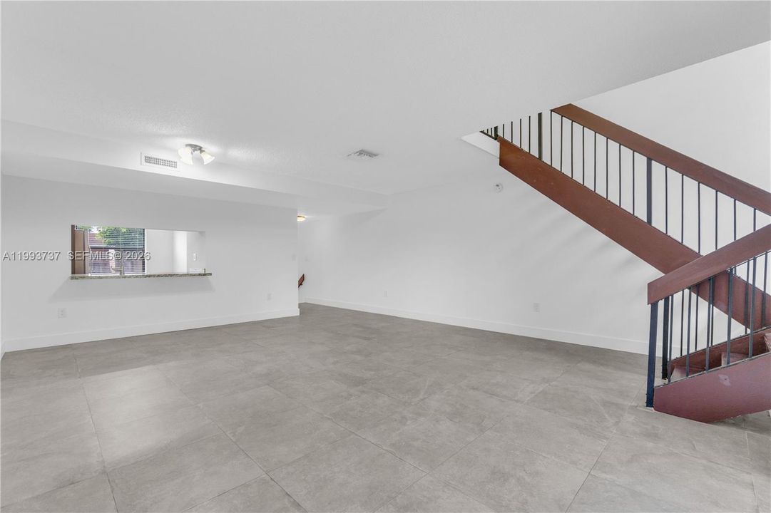 На продажу: $360,000 (2 спален, 2 ванн, 1520 Квадратных фут)