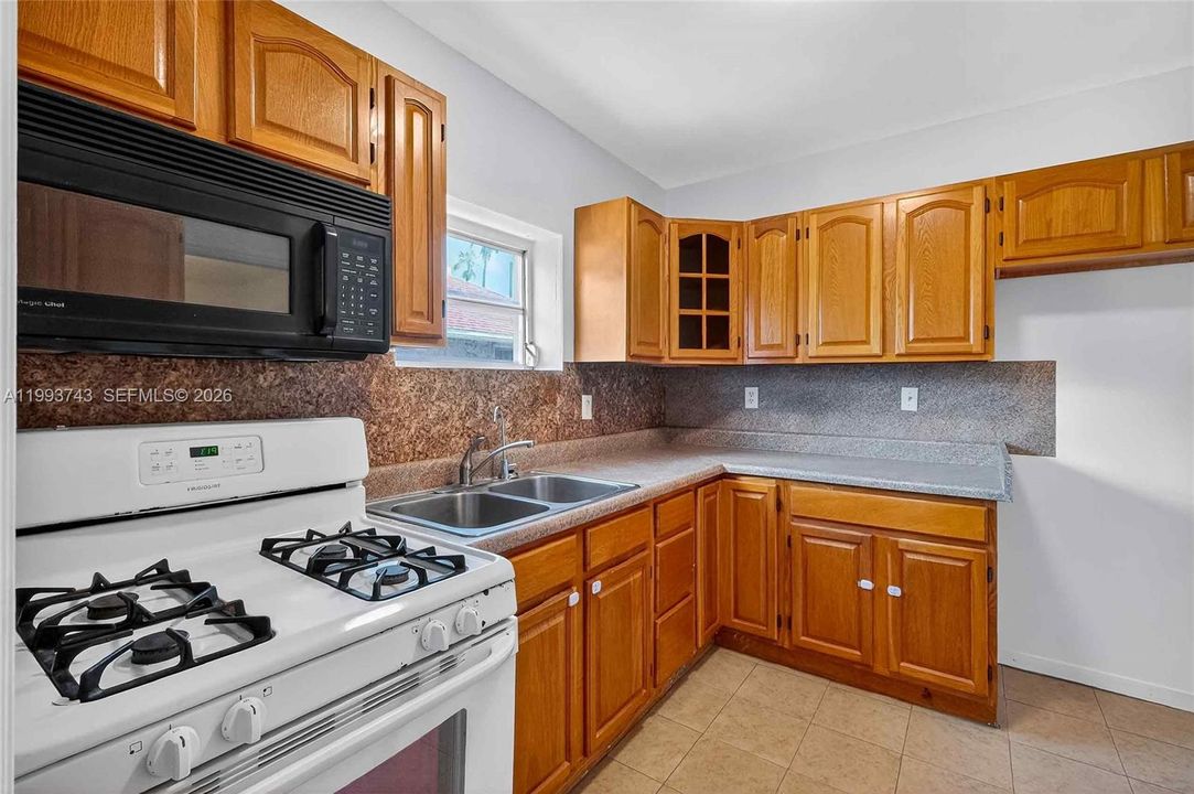 Active With Contract: $1,350,000 (0 beds, 0 baths, 2835 Square Feet)