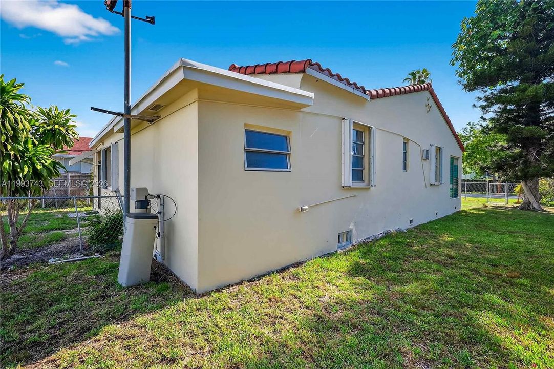 Active With Contract: $1,350,000 (0 beds, 0 baths, 2835 Square Feet)