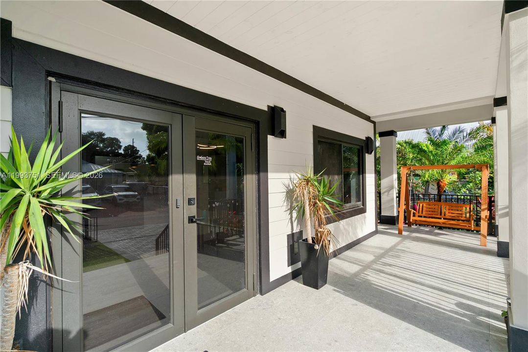 For Sale: $939,000 (3 beds, 3 baths, 1936 Square Feet)