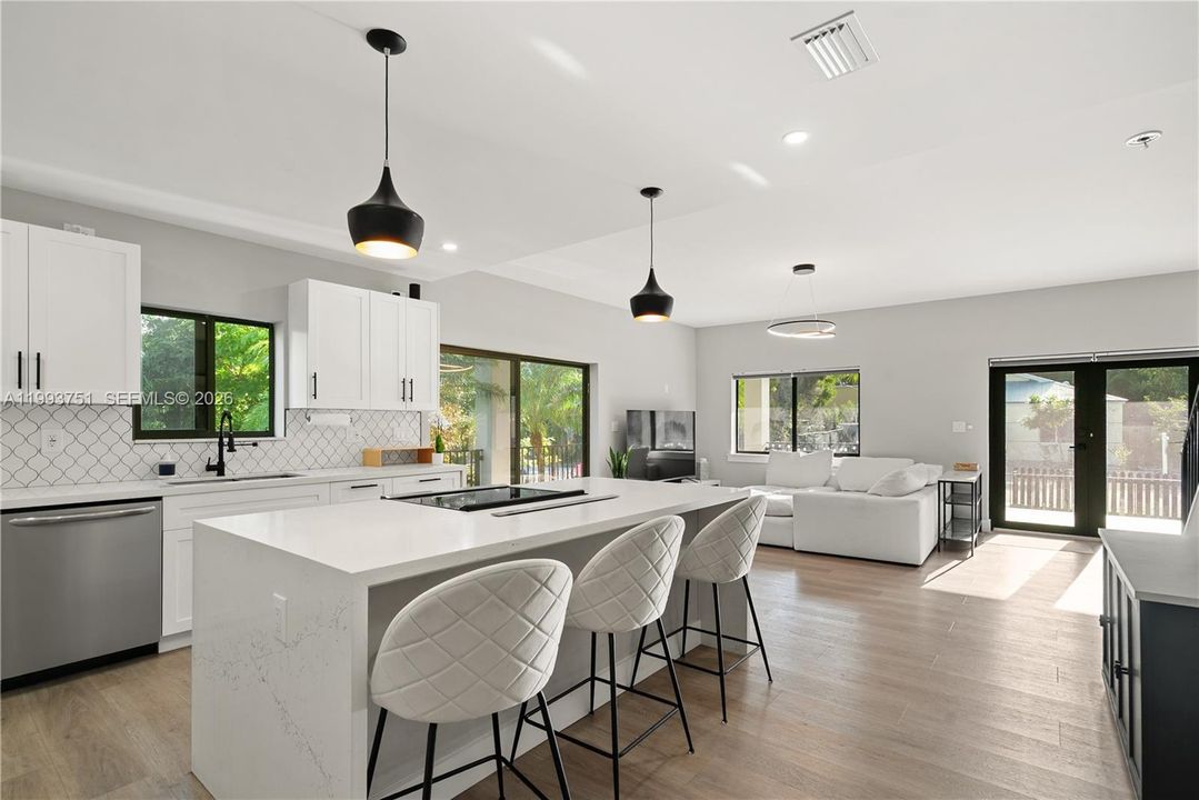 For Sale: $939,000 (3 beds, 3 baths, 1936 Square Feet)