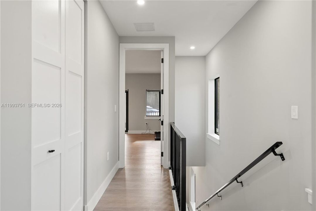 For Sale: $939,000 (3 beds, 3 baths, 1936 Square Feet)