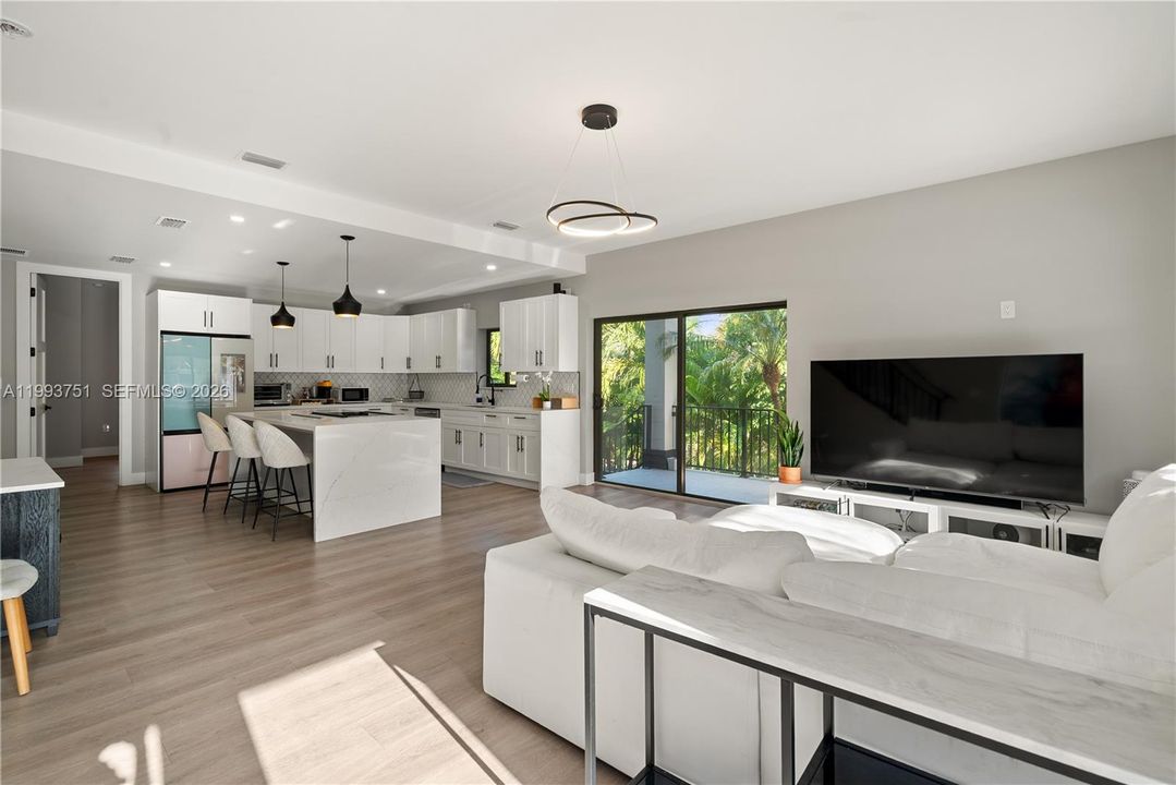 For Sale: $939,000 (3 beds, 3 baths, 1936 Square Feet)