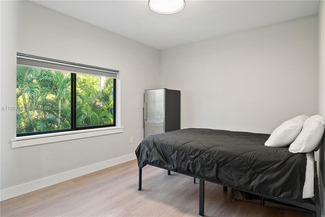 For Sale: $939,000 (3 beds, 3 baths, 1936 Square Feet)