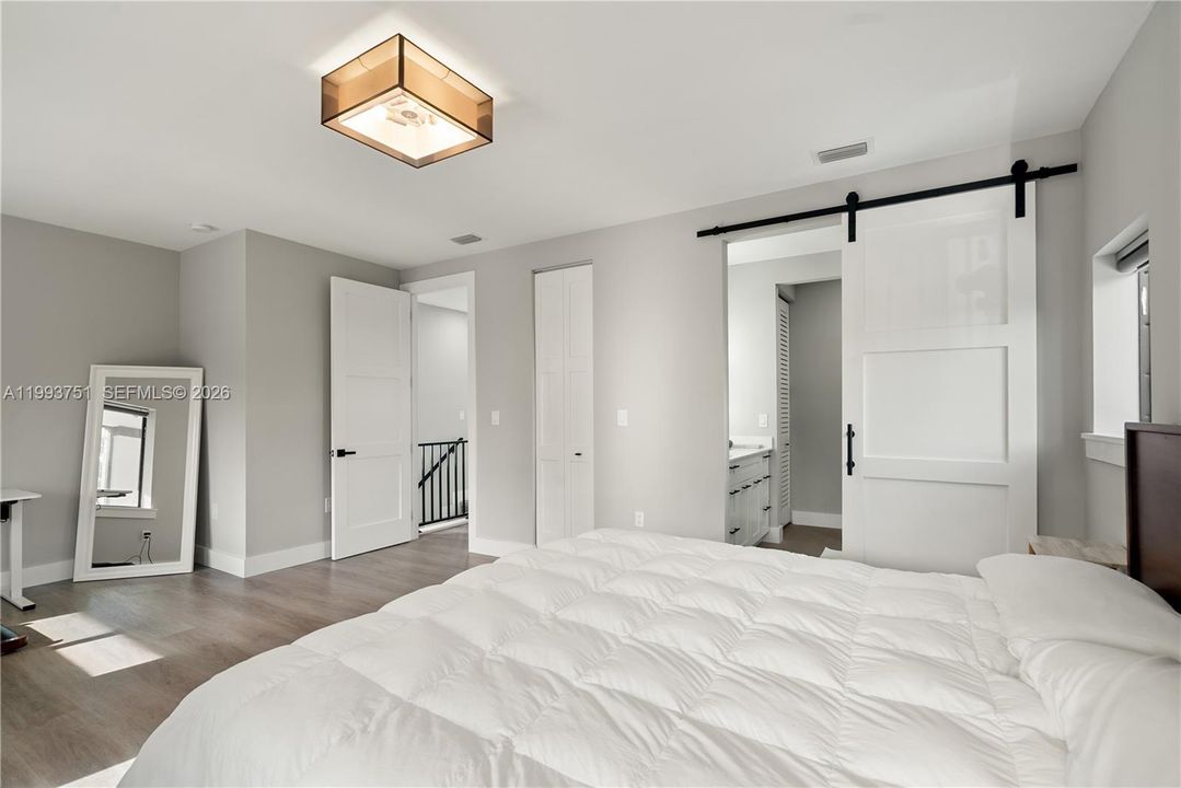 For Sale: $939,000 (3 beds, 3 baths, 1936 Square Feet)