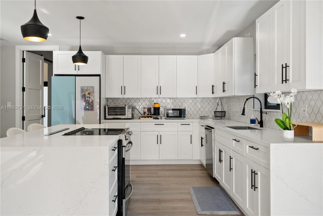 For Sale: $939,000 (3 beds, 3 baths, 1936 Square Feet)