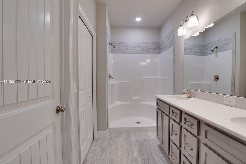 For Rent: $2,400 (3 beds, 2 baths, 2017 Square Feet)