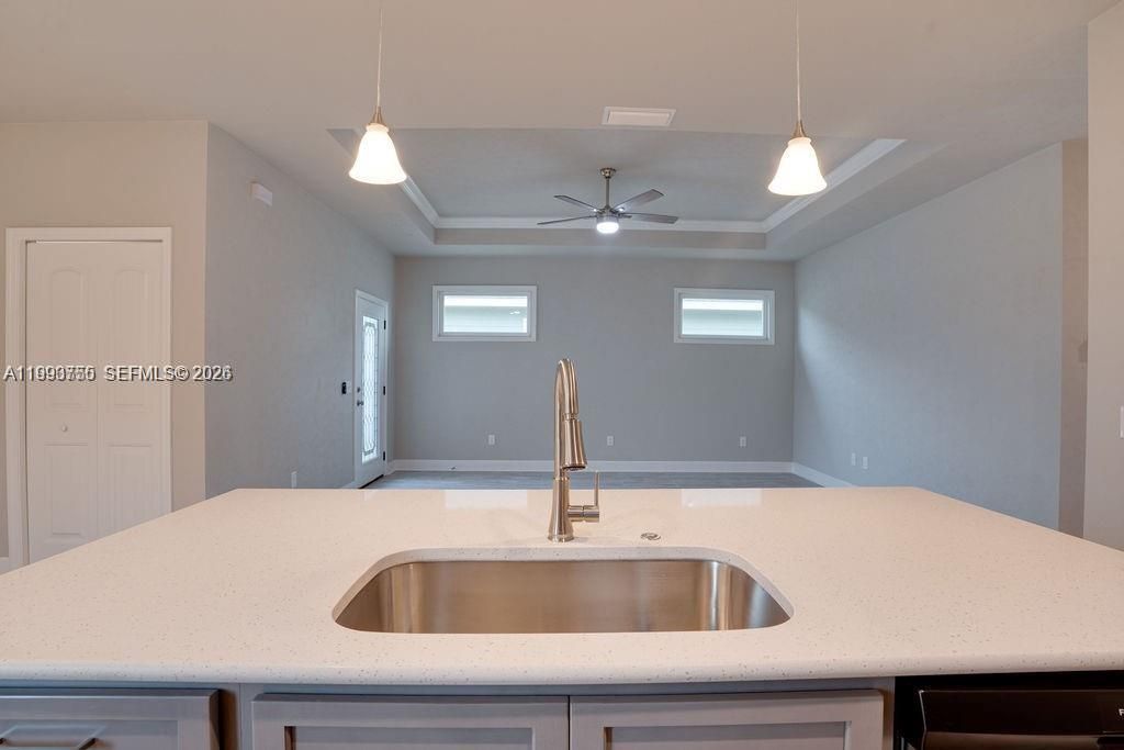 For Rent: $2,400 (3 beds, 2 baths, 2017 Square Feet)